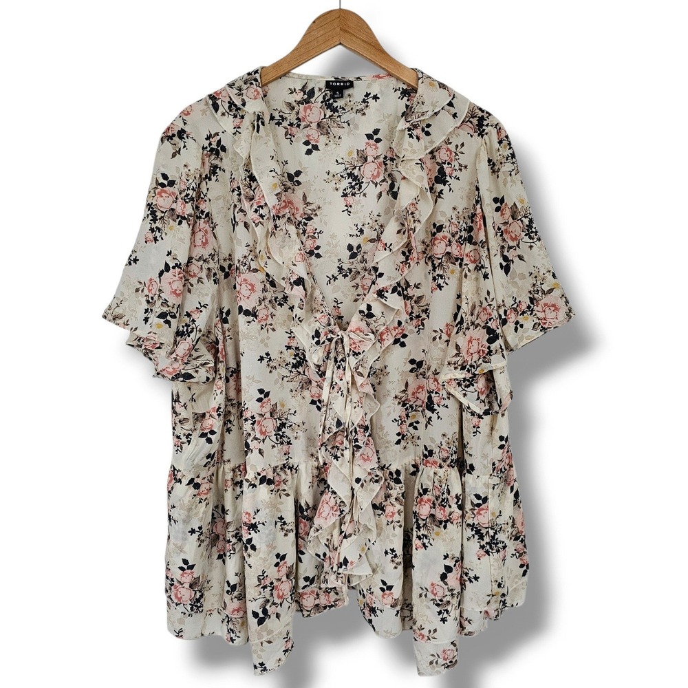 Torrid Babydoll Top 5X Women Ivory Floral Ruffle Tie Front Flutter Sleeve Peplum
